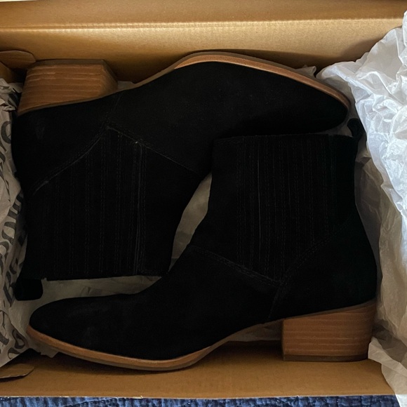 Hush Puppies Ankle Booties - Picture 15 of 16